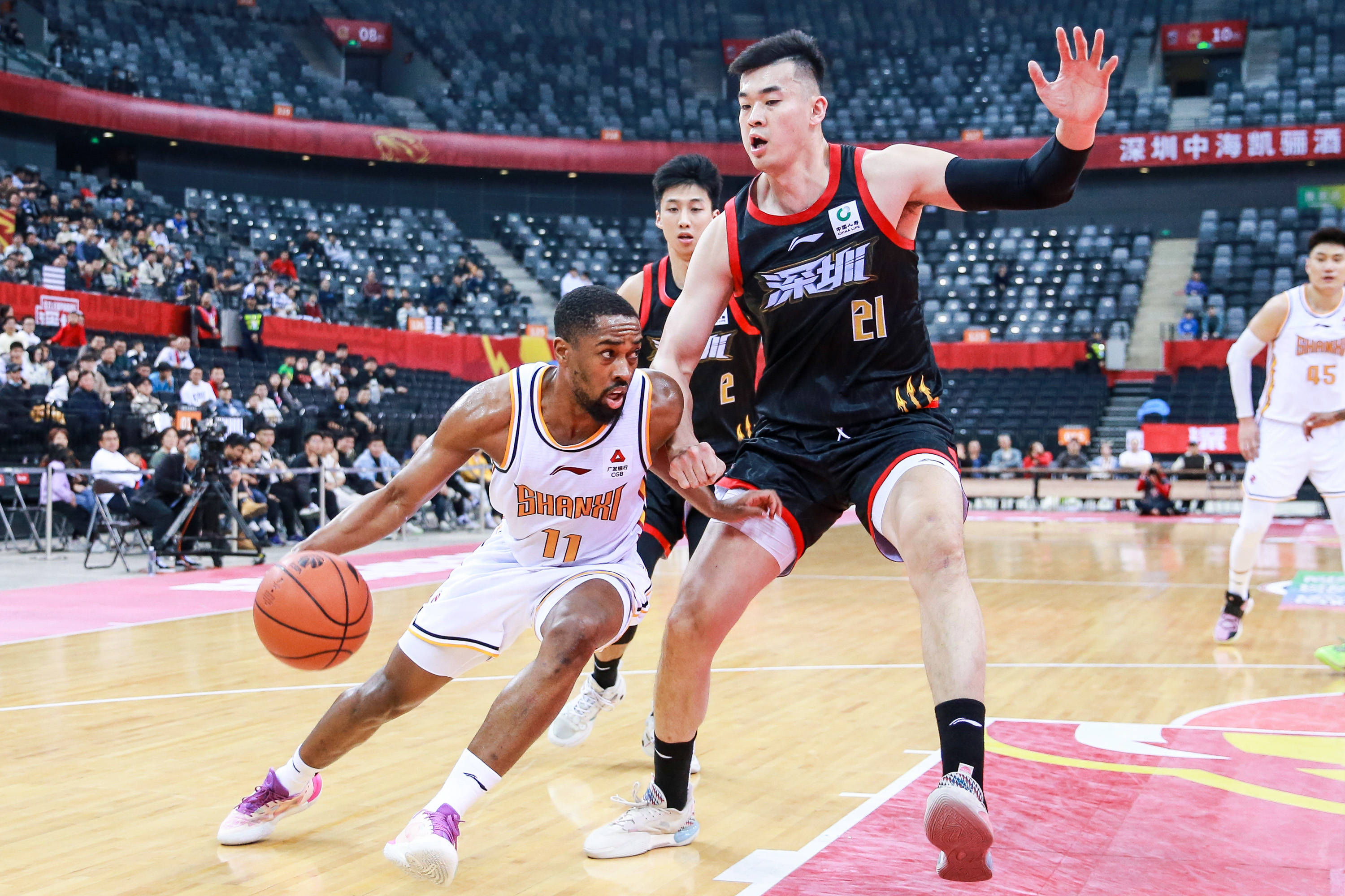 郭艾伦上演 郭艾伦上演